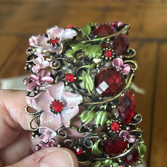 Vintage stunning Floral Enamel and Gemstone Bracelet - Picture 7 of 9